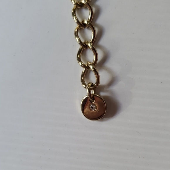 Avon Gold and White Necklace with Geometric Design - Picture 4 of 6